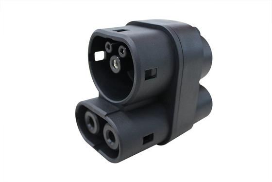 استفاده از آداپتور 125A CCS2 به CCS1 برای شارژ خودرو استاندارد CCS1 در ایستگاه CCS2
